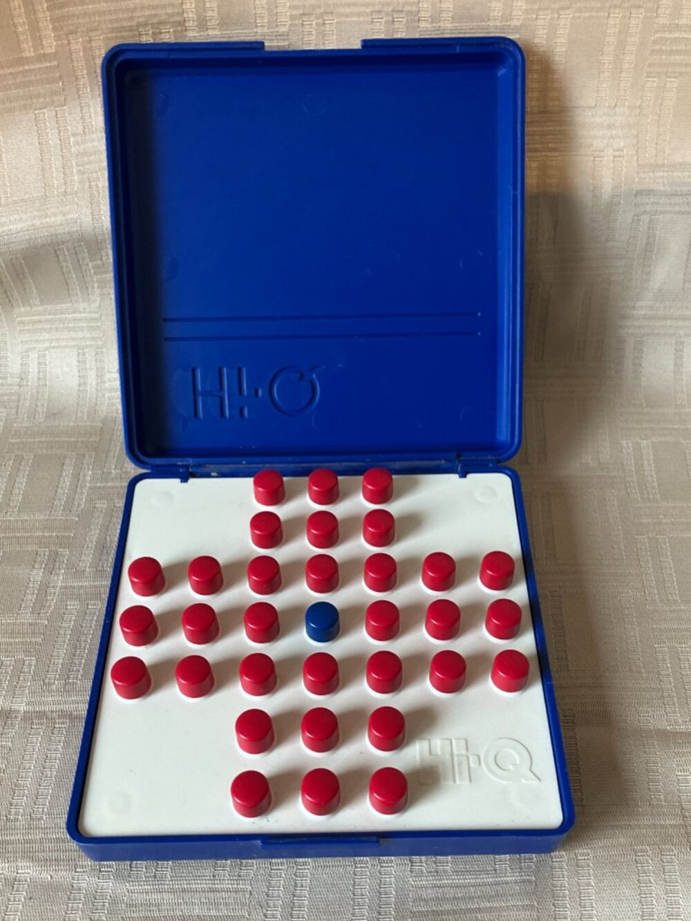 Pressman Vintage Hi-Q Solitaire Peg Game with Travel Case Complete 1998